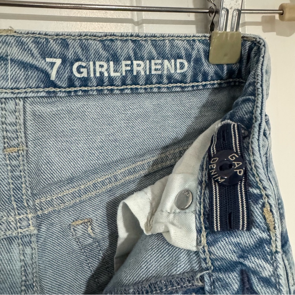 GAP Kids Girlfriend Style Distressed Blue Jeans - Great Condition - Size 7 - Picture 10 of 10